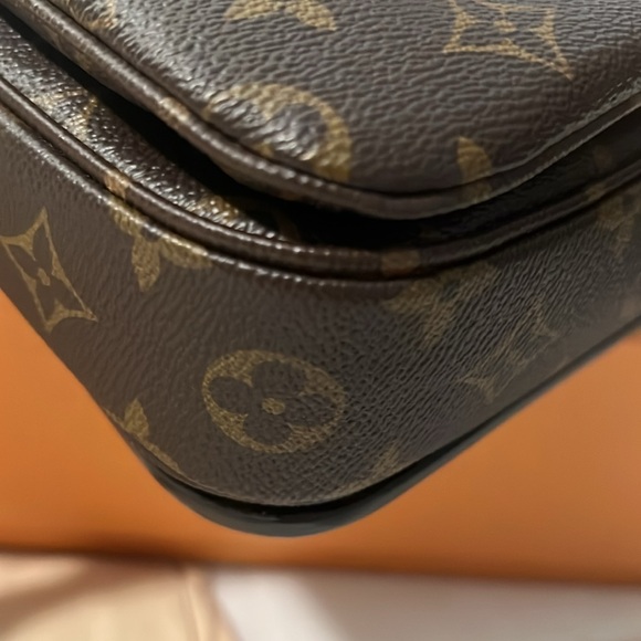 Louis Vuitton Pochette Métis - Picture 9 of 10